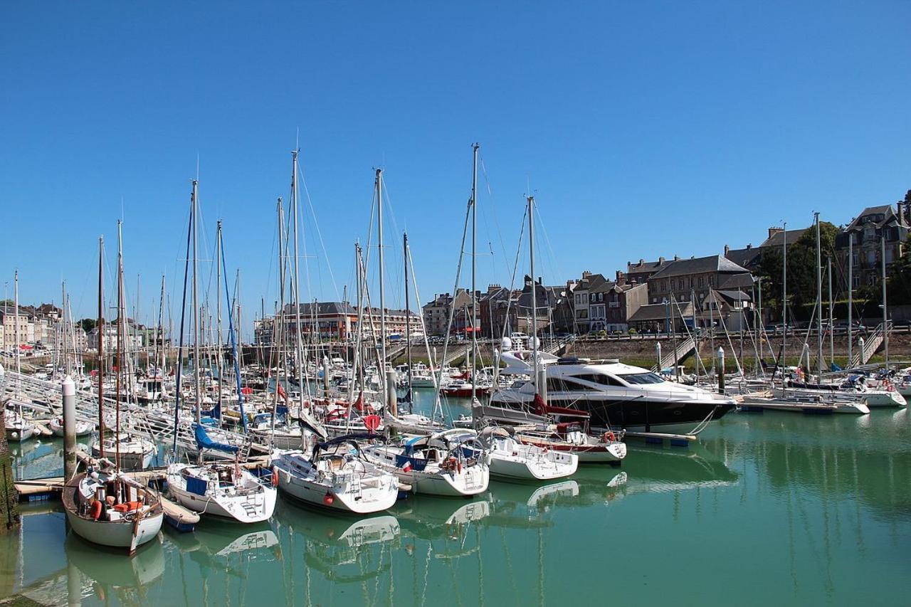 Appartement Meuble En Plein Coeur De St Valery En Caux Saint-Valery-en-Caux Eksteriør bilde